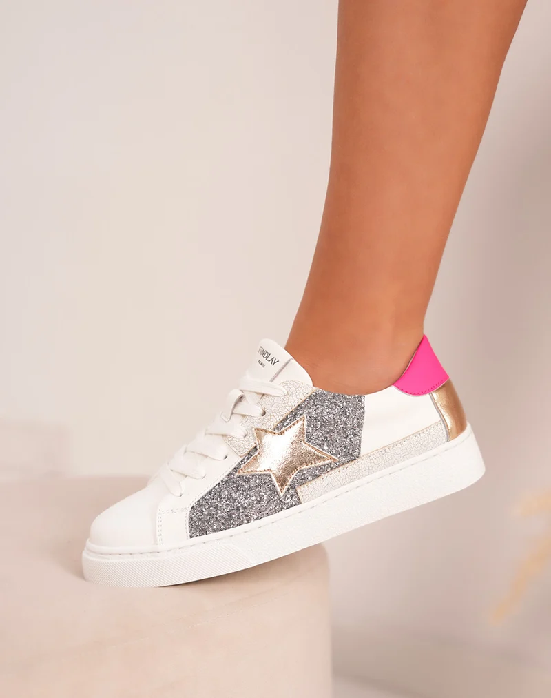Baskets femme FINDLAY blanches avec étoile dorée et détails pailletés