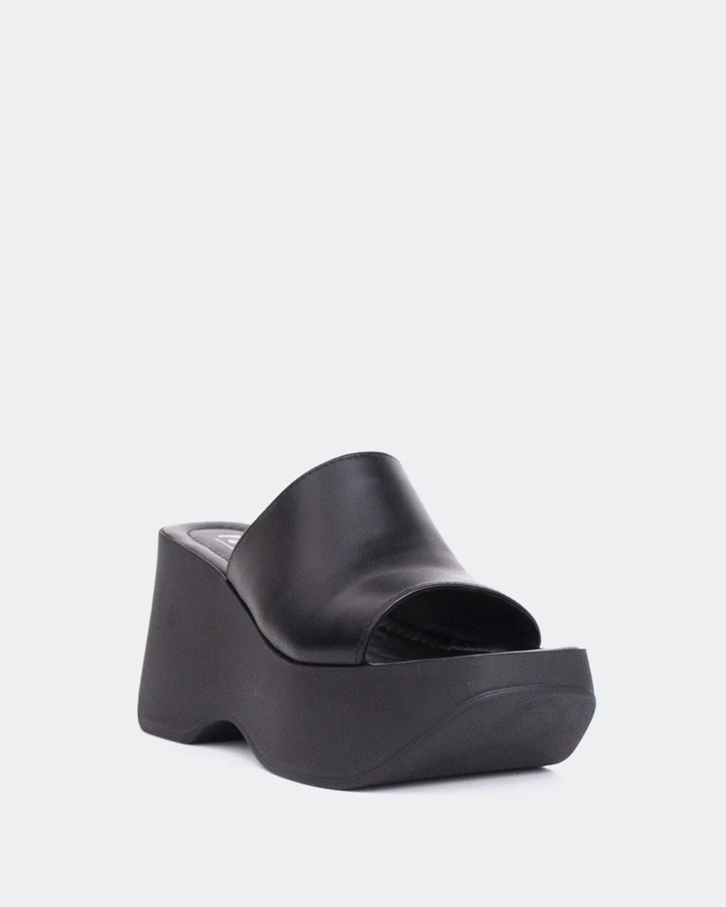 Klum Black Leather
