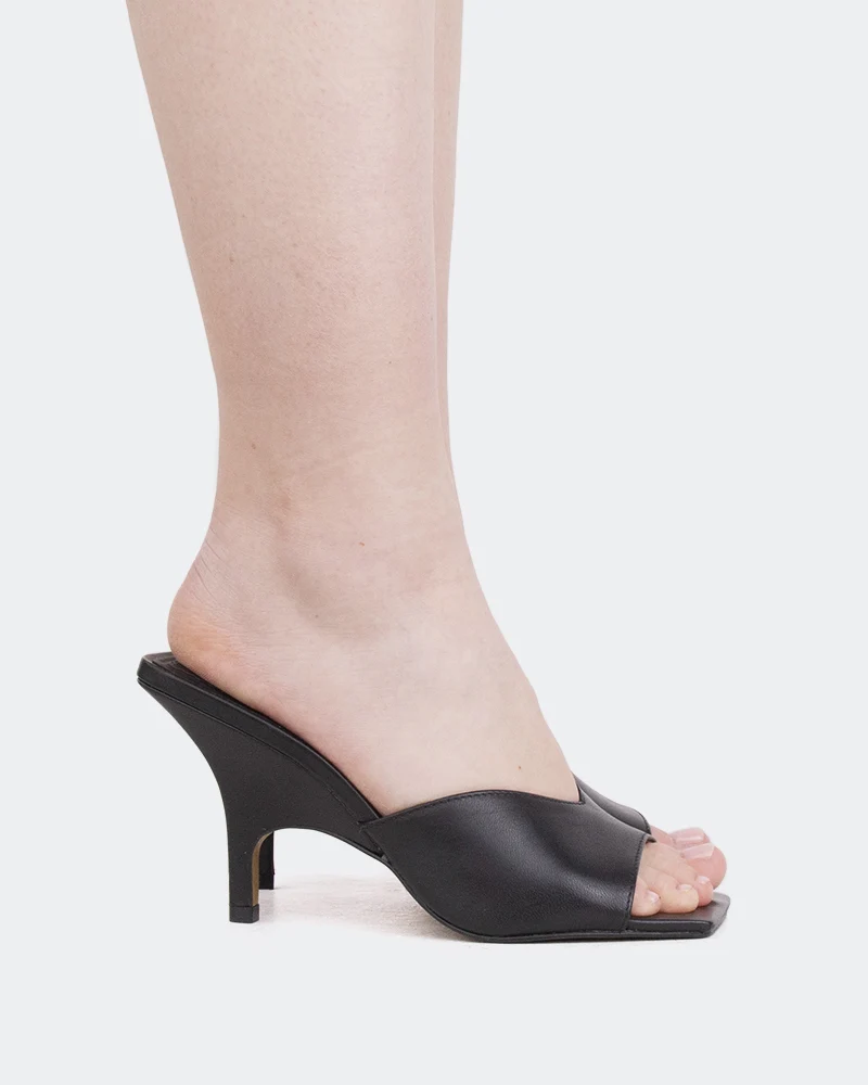 Caviana, Black Leather/Cuir Noir