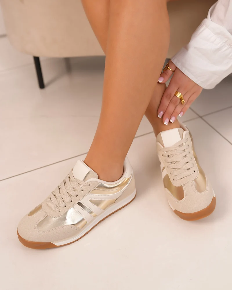 Basket femme beige avec empiècement doré et semelle crantée