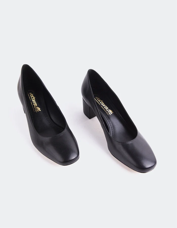 Raynan Black Leather