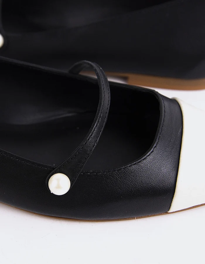 Yarrow Off Wht.Black Leather