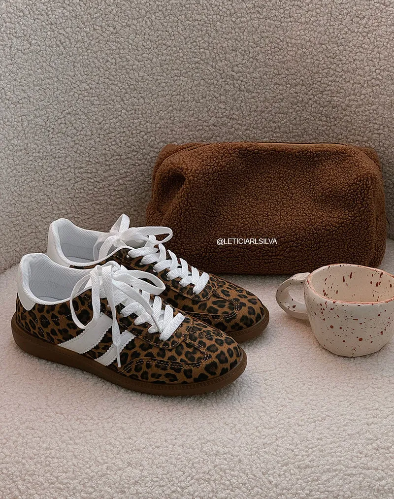 Baskets femme léopard tendance avec rayures blanches et semelle marron