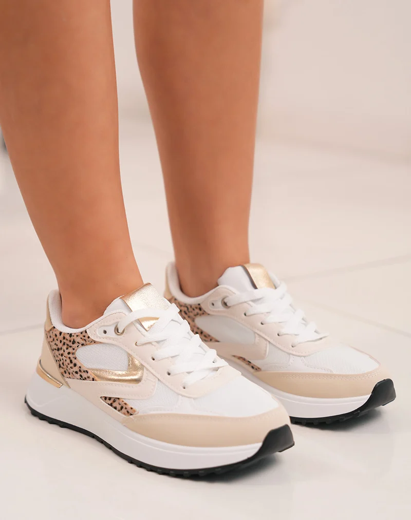 Baskets femme beiges tendance avec touches dorées et semelle crantée noire