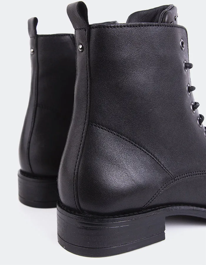 Daiki Black Leather