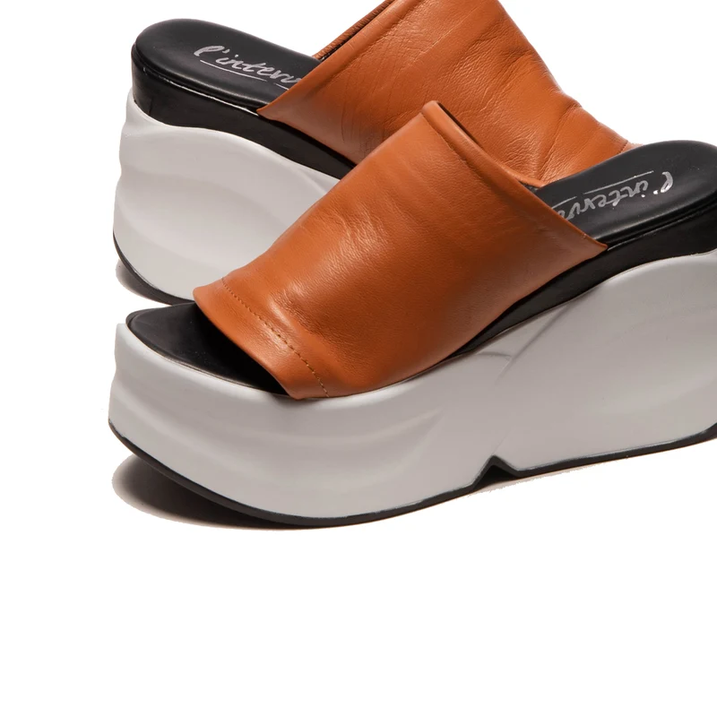 Cricket Tan Leather