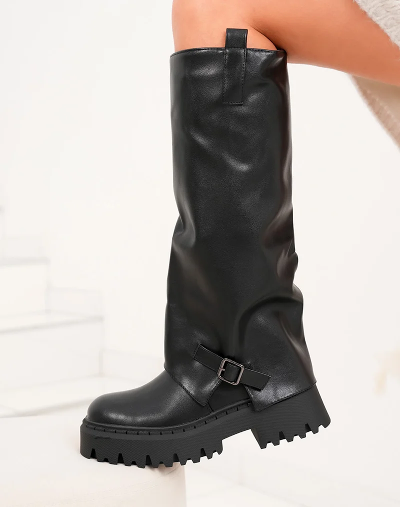 Bottes hautes femme noires à revers avec semelle crantée et boucle