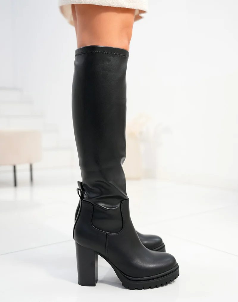 Bottes femme noires basiques avec talon haut épais et semelle crantée