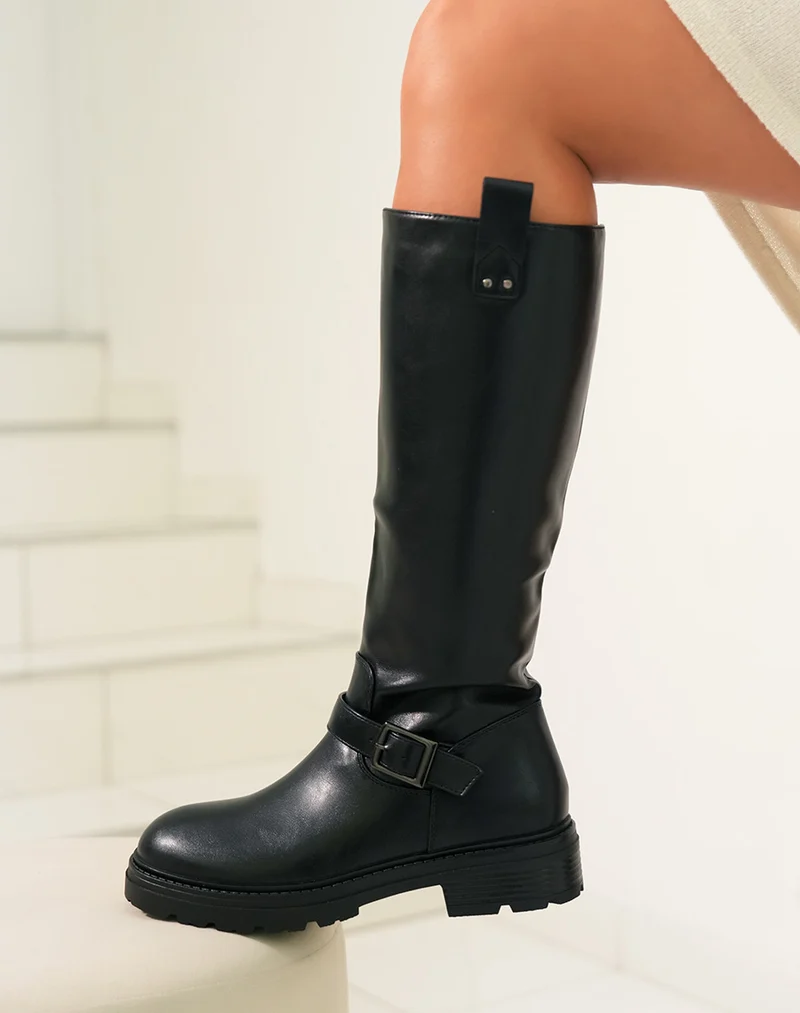 Bottes femme noires à bout rond avec lanière argentée