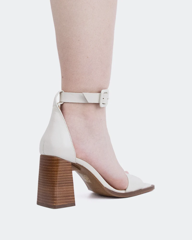 Vertigo, Off White Leather/Cuir Blanc Cassé
