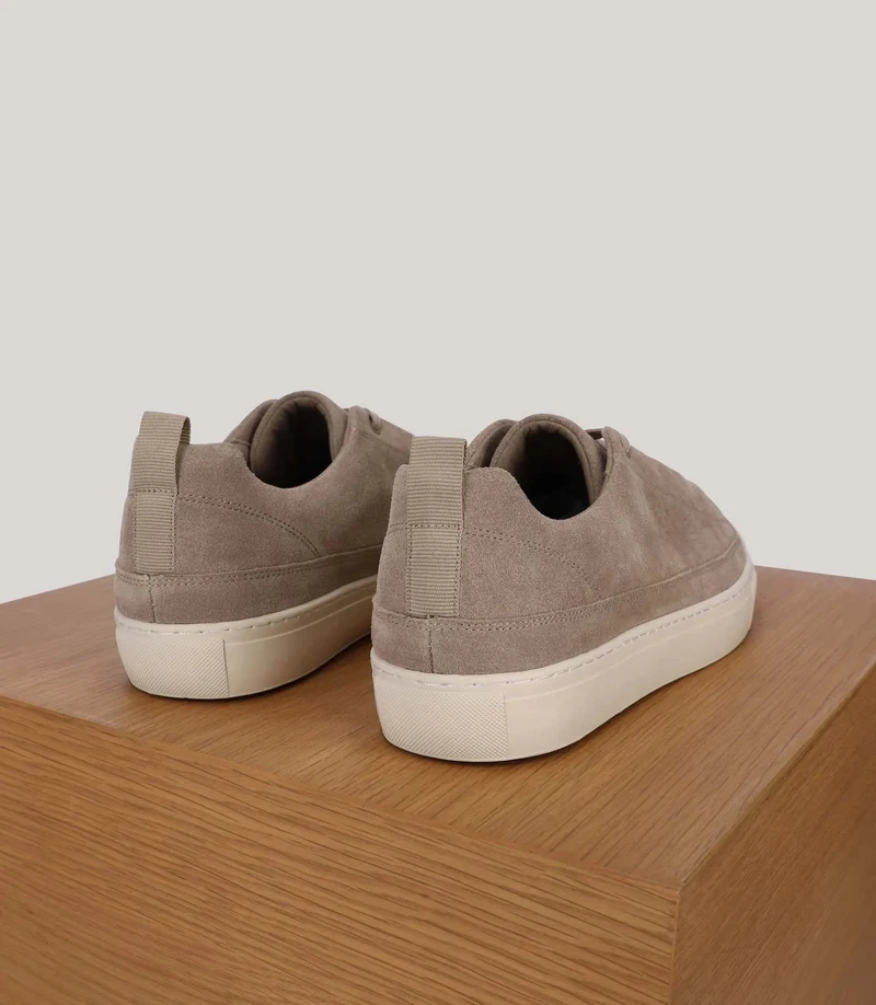 Basket en suède beige