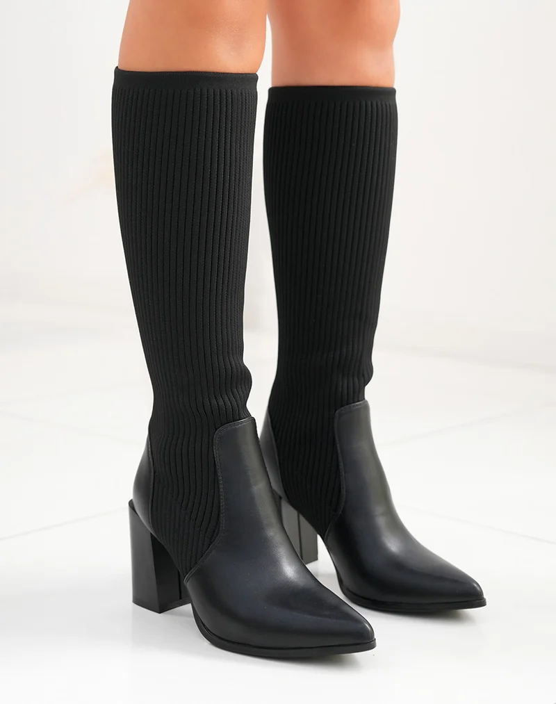 Bottes noires à talon et tige élastique avec bout pointu