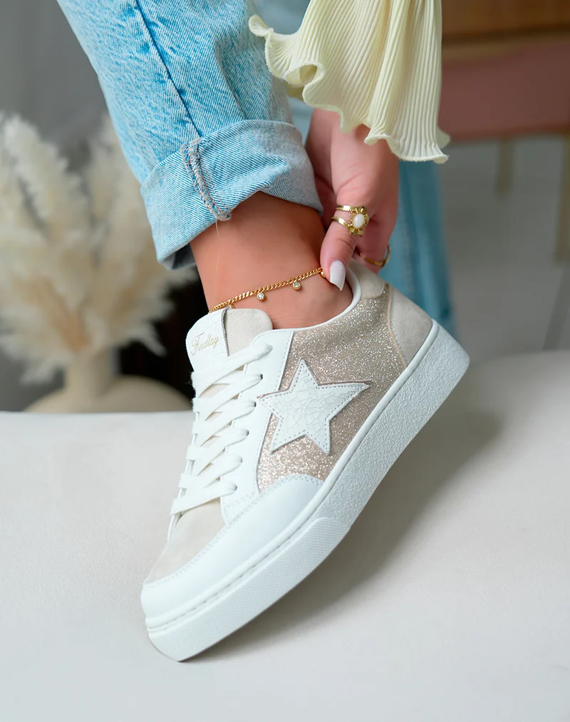 Baskets femme beige clair effet daim avec empiècements blancs et dorés pailletés