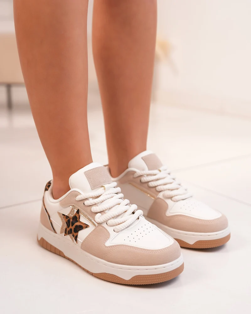 Baskets femme blanches à empiècements beige avec étoiles pailletées et léopard