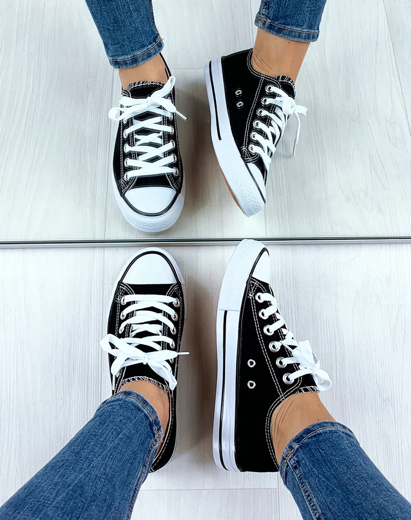Baskets noires