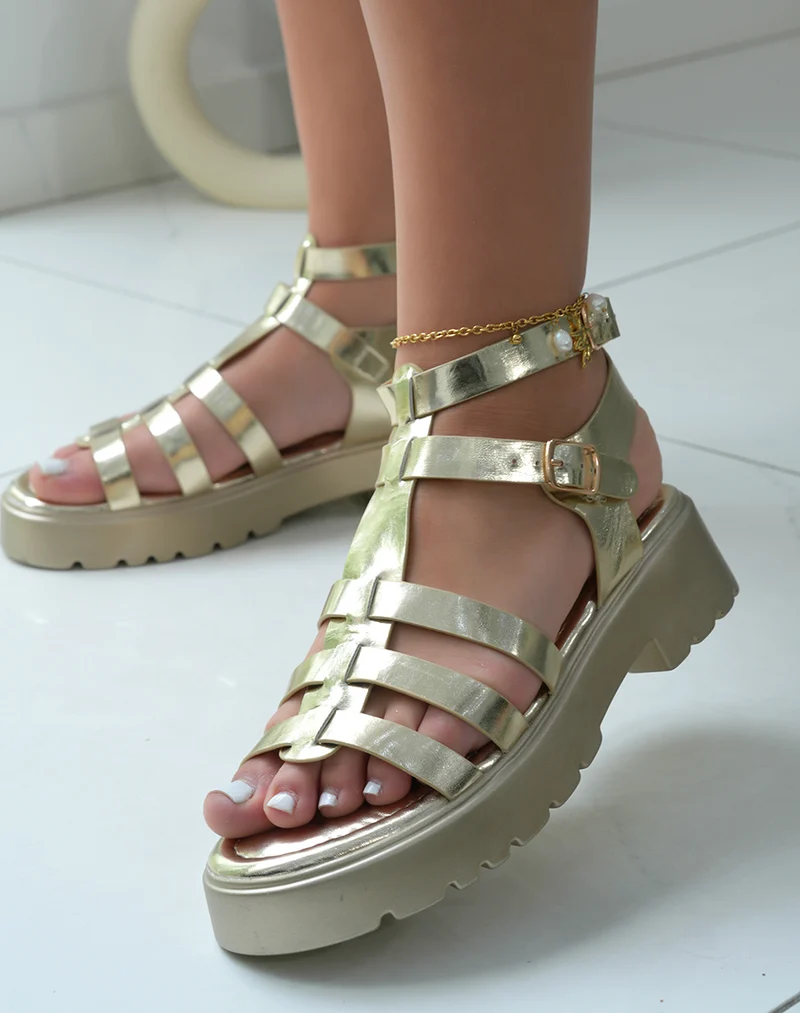 Sandales femme dorées tendance avec plateforme épaisse et brides multiples