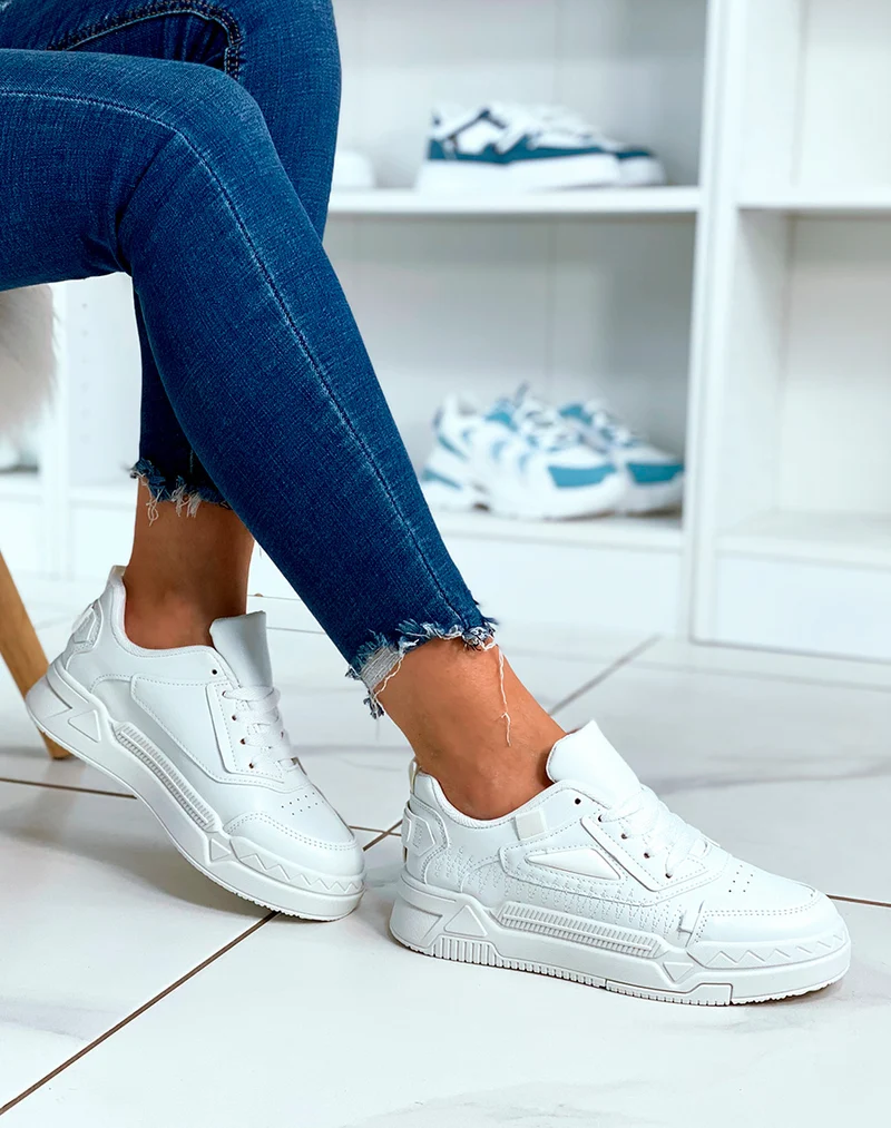 Baskets blanches à lacets avec détail pour femme