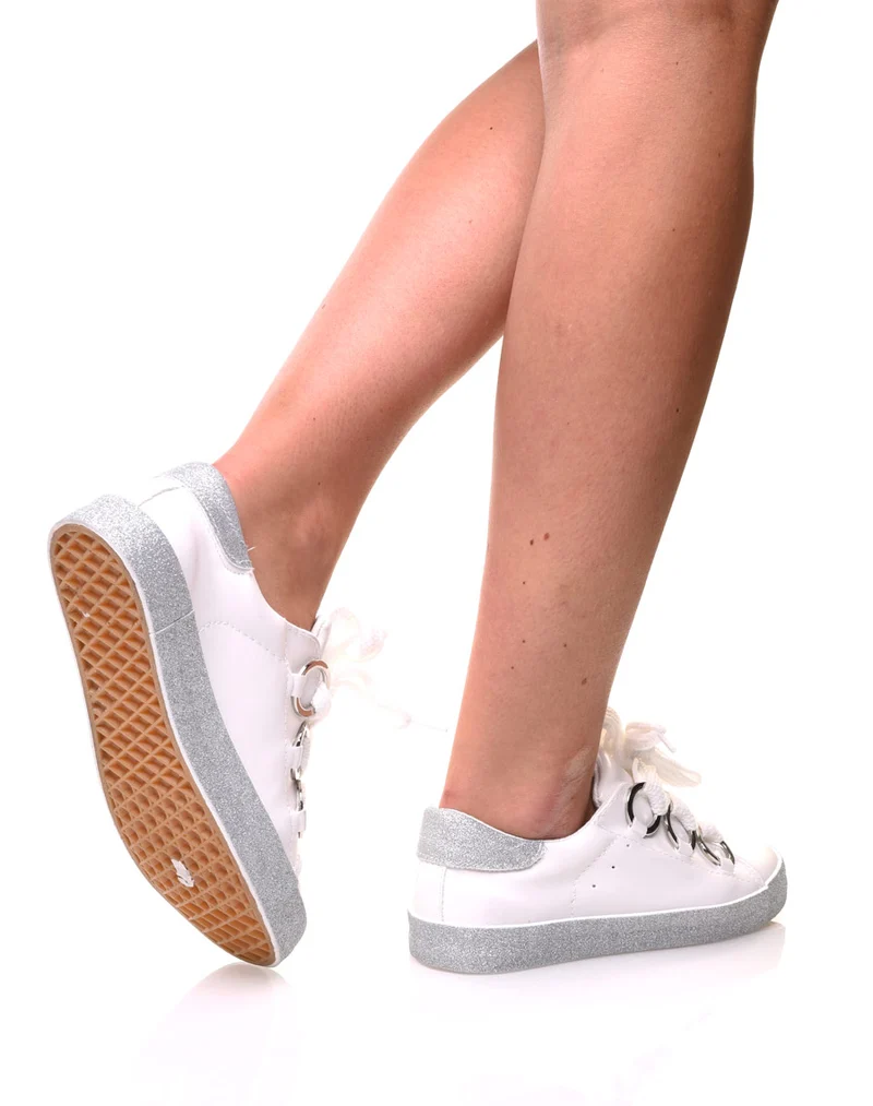 Sneakers blanches à gros lacets