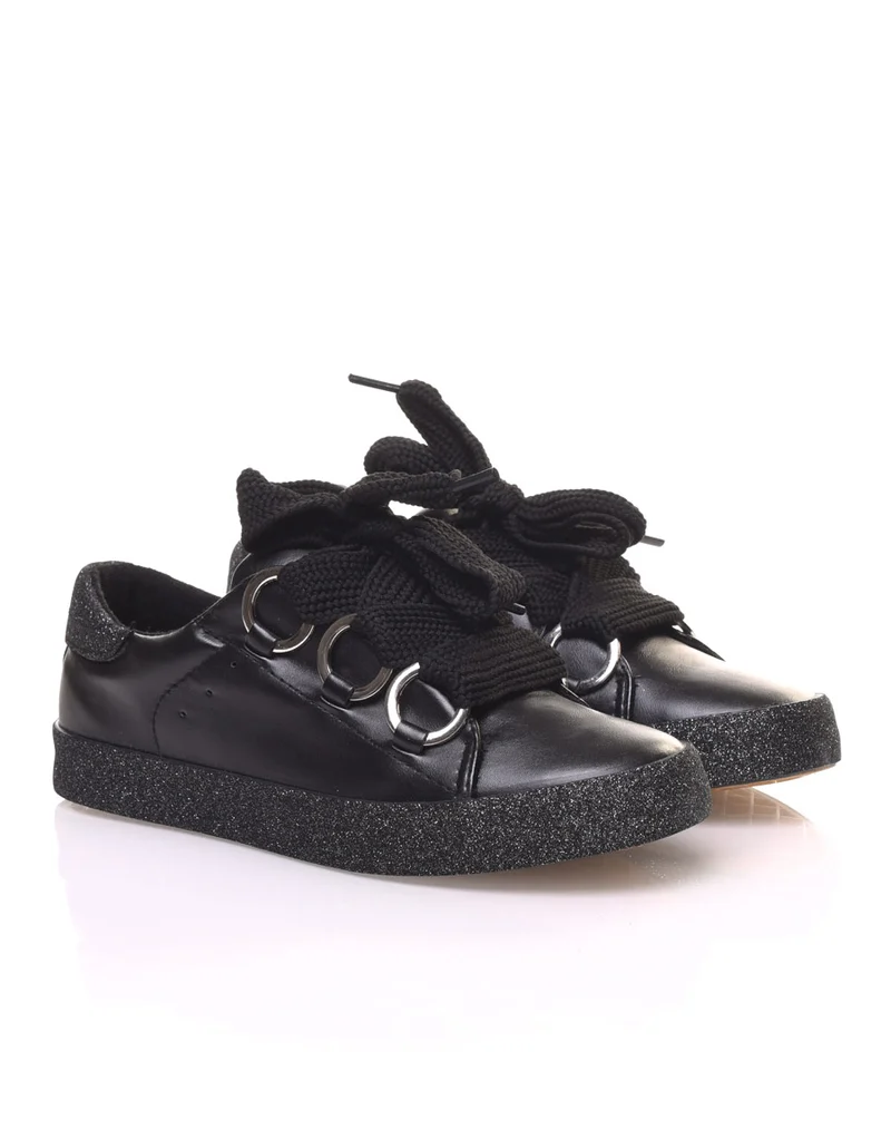 Sneakers noires à gros lacets