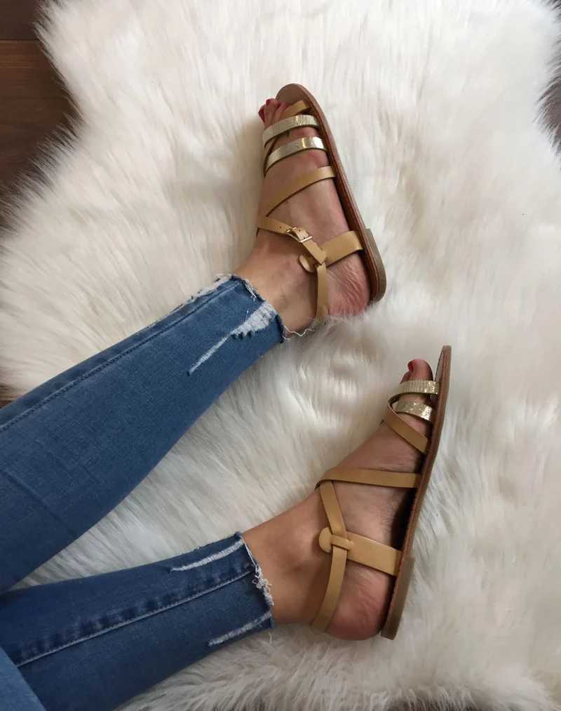 Sandales multi-bride croisée beiges