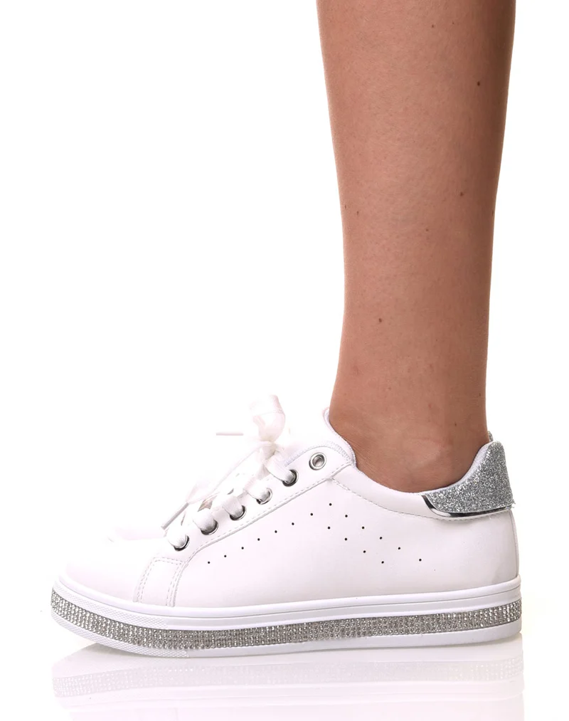 Baskets blanches avec strass