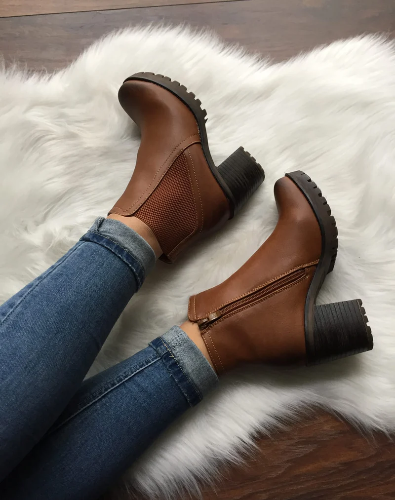 Bottines camel crantées à élastique surpiqué