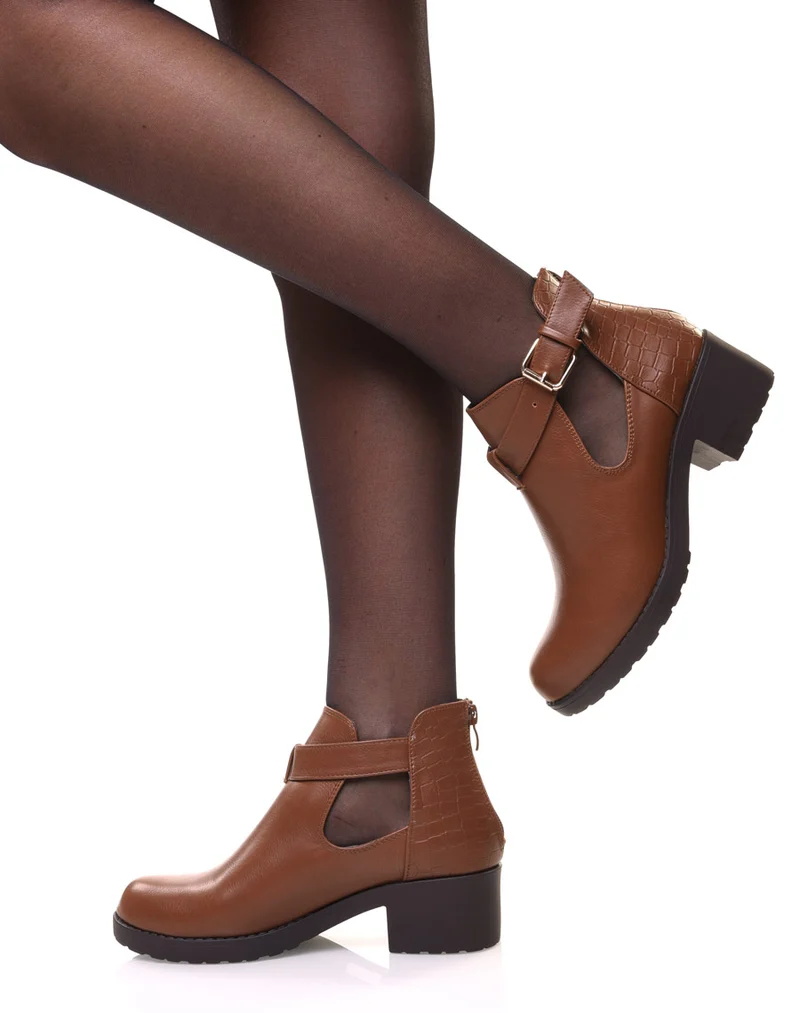 Bottines camel ajourées à petit talon et boucle