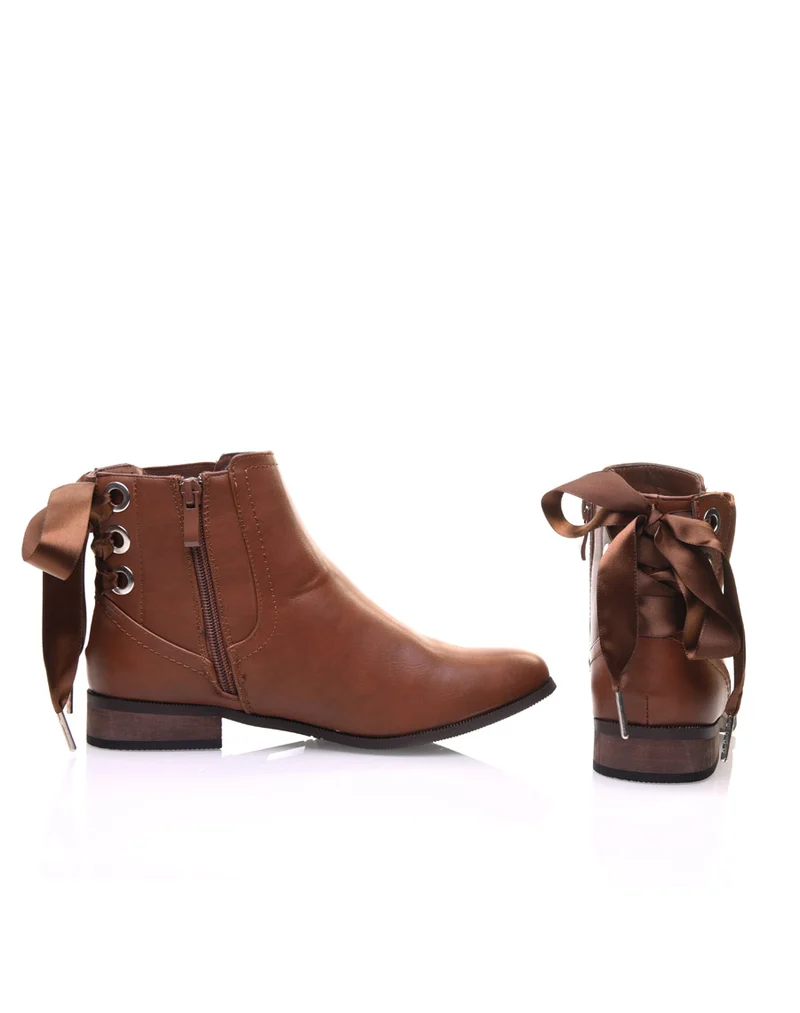 Chelsea boots camel à oeillets et noeud