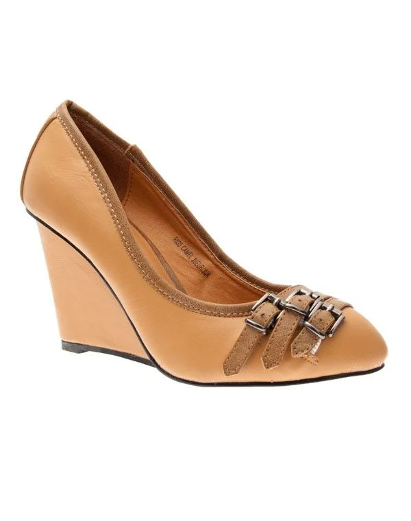 Chaussures femme Sergio Todzi: Escarpins compensés camel