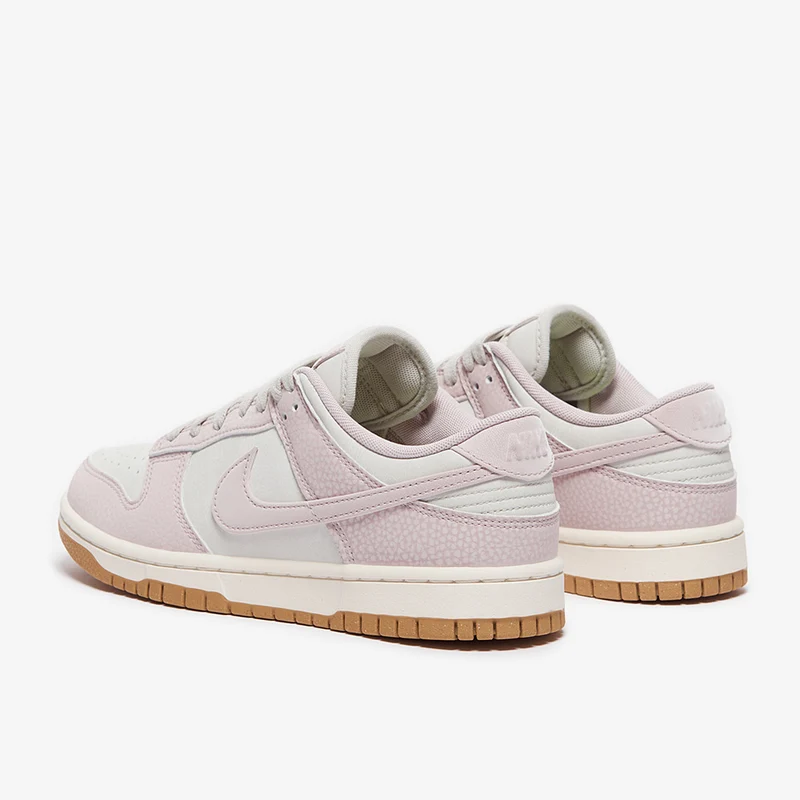 Nike Sportswear Dunk Low PRM NN pour Femme