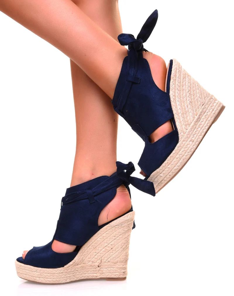Sandales en suédine bleue marine à talons compensés