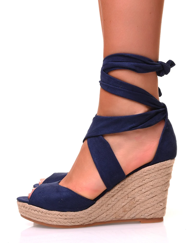 Sandales en suédine bleue marine à talons compensés